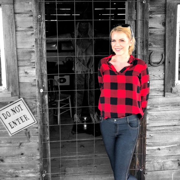 Meet your Posher, Megan - Picture 2 of 3